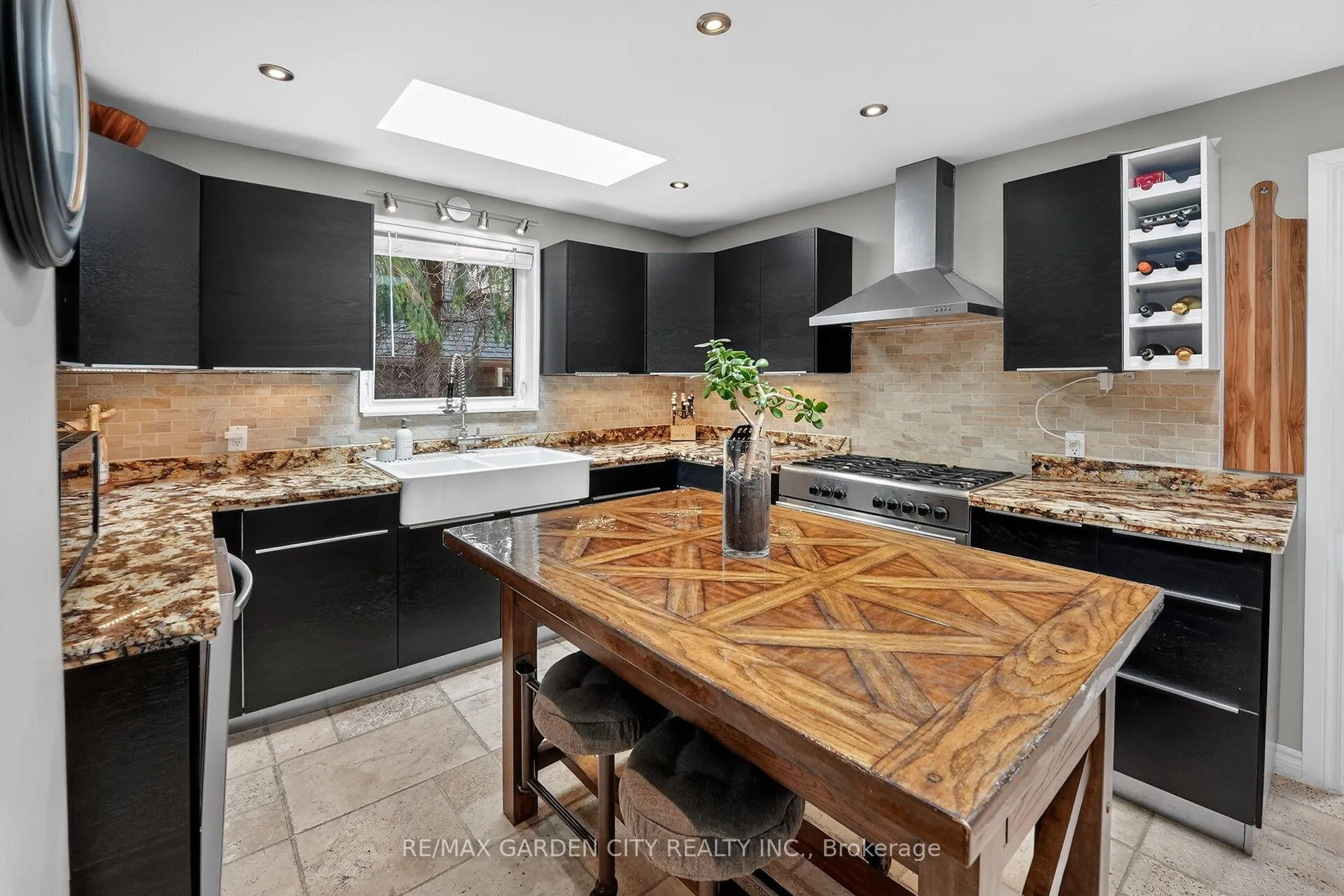 Photo 8 of 3555 Campden Road, Lincoln, Escarpment — HOMEH