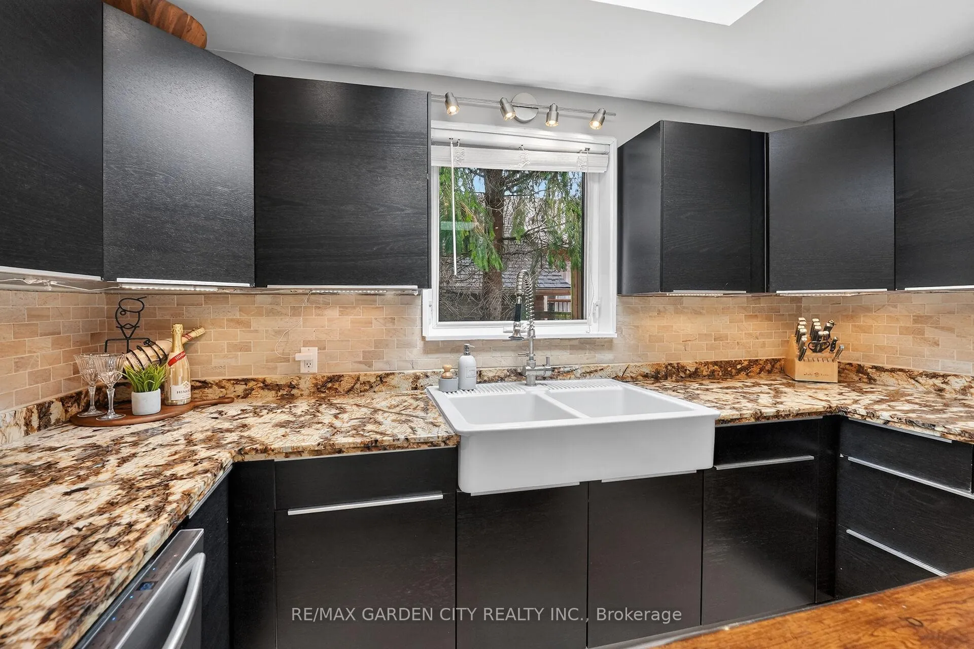 Photo 9 of 3555 Campden Road, Lincoln, Escarpment — HOMEH