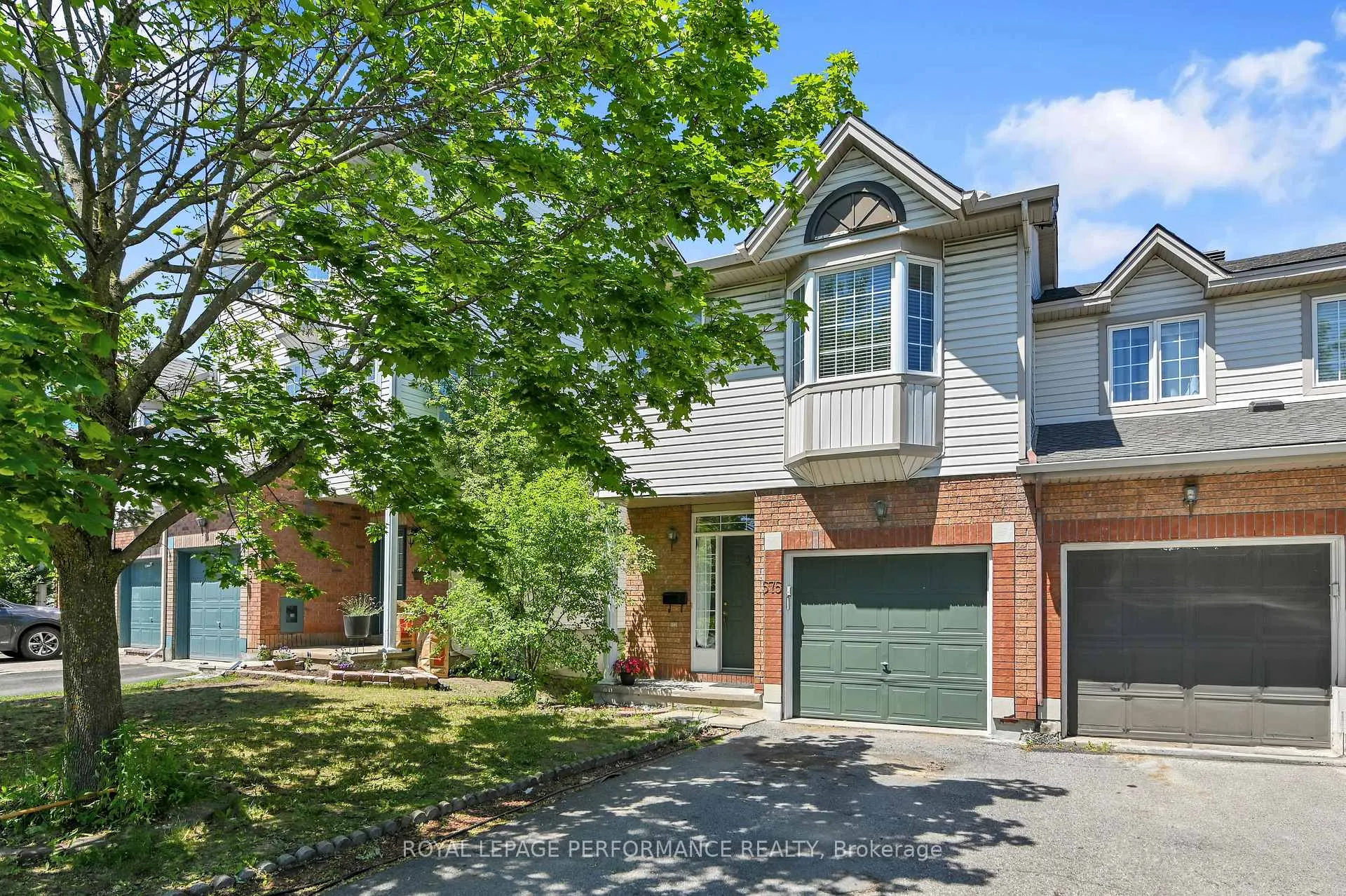Front of 575 Neighbourhood Way