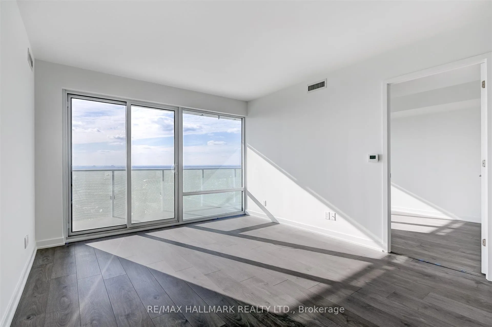 Photo 2 of Unit 5212, 501 Yonge Street, Toronto, Bay Street Corridor — HOMEH