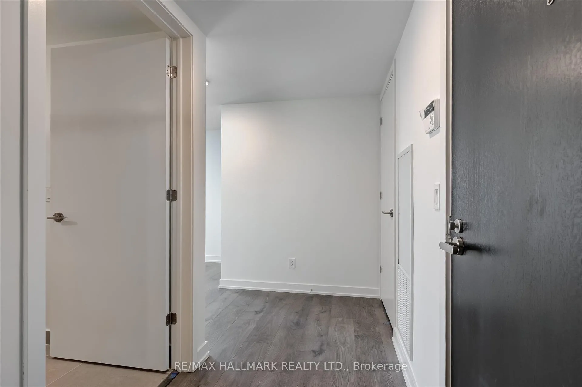 Photo 10 of Unit 5212, 501 Yonge Street, Toronto, Bay Street Corridor — HOMEH