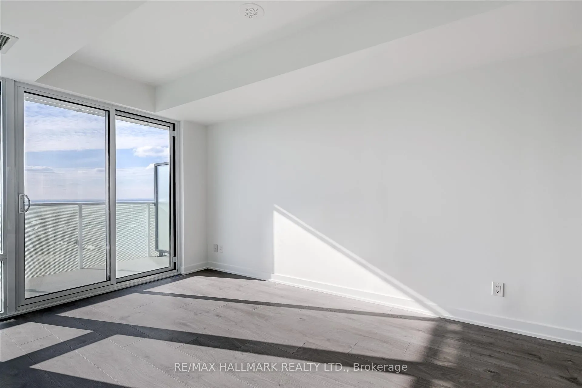 Photo 12 of Unit 5212, 501 Yonge Street, Toronto, Bay Street Corridor — HOMEH