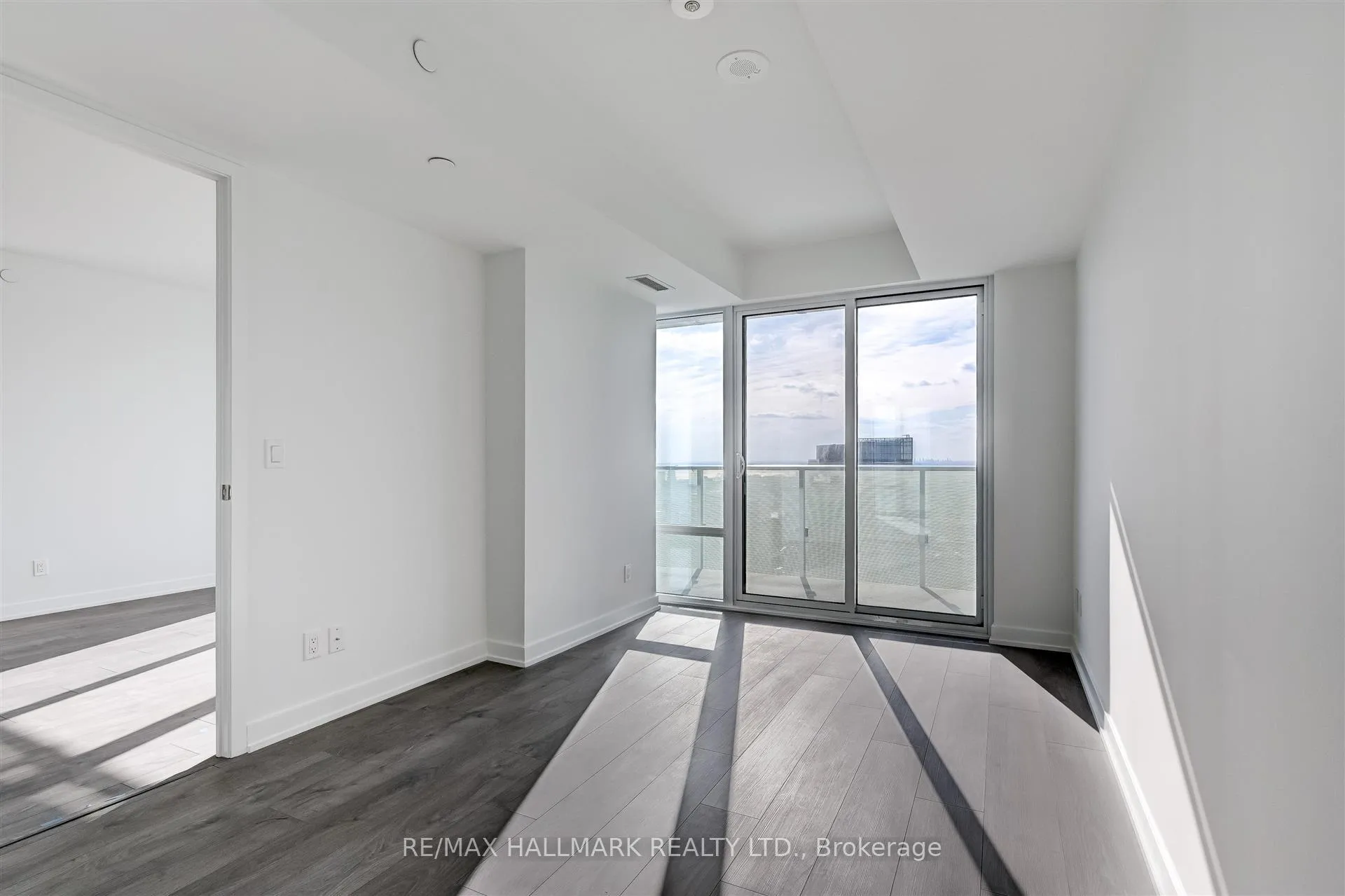 Photo 13 of Unit 5212, 501 Yonge Street, Toronto, Bay Street Corridor — HOMEH