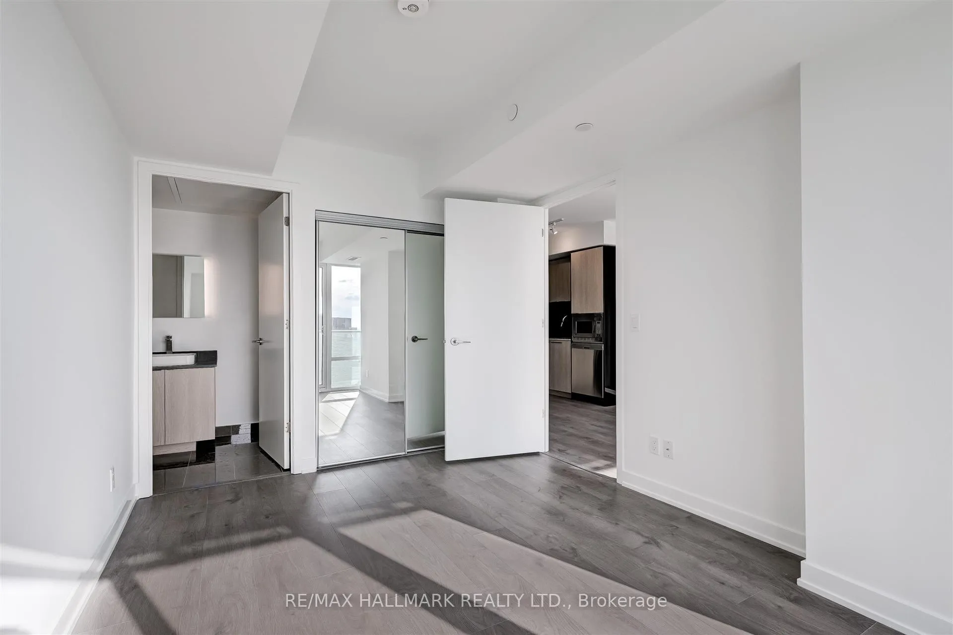 Photo 14 of Unit 5212, 501 Yonge Street, Toronto, Bay Street Corridor — HOMEH
