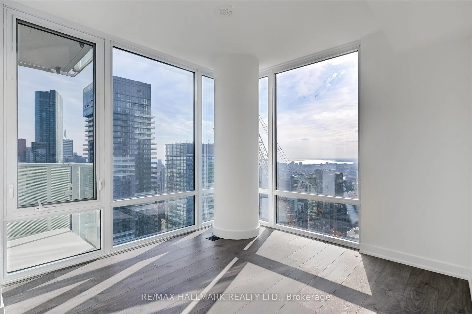 Photo 16 of Unit 5212, 501 Yonge Street, Toronto, Bay Street Corridor — HOMEH