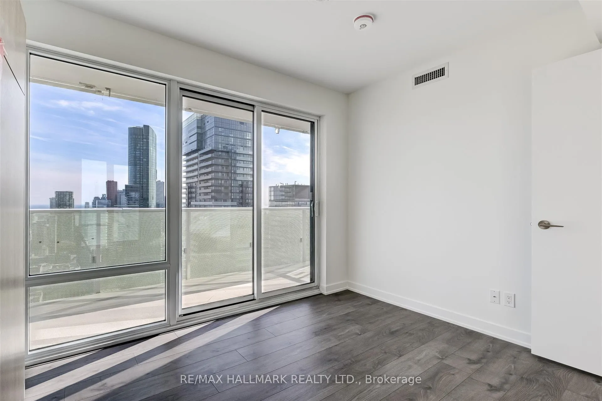 Photo 18 of Unit 5212, 501 Yonge Street, Toronto, Bay Street Corridor — HOMEH