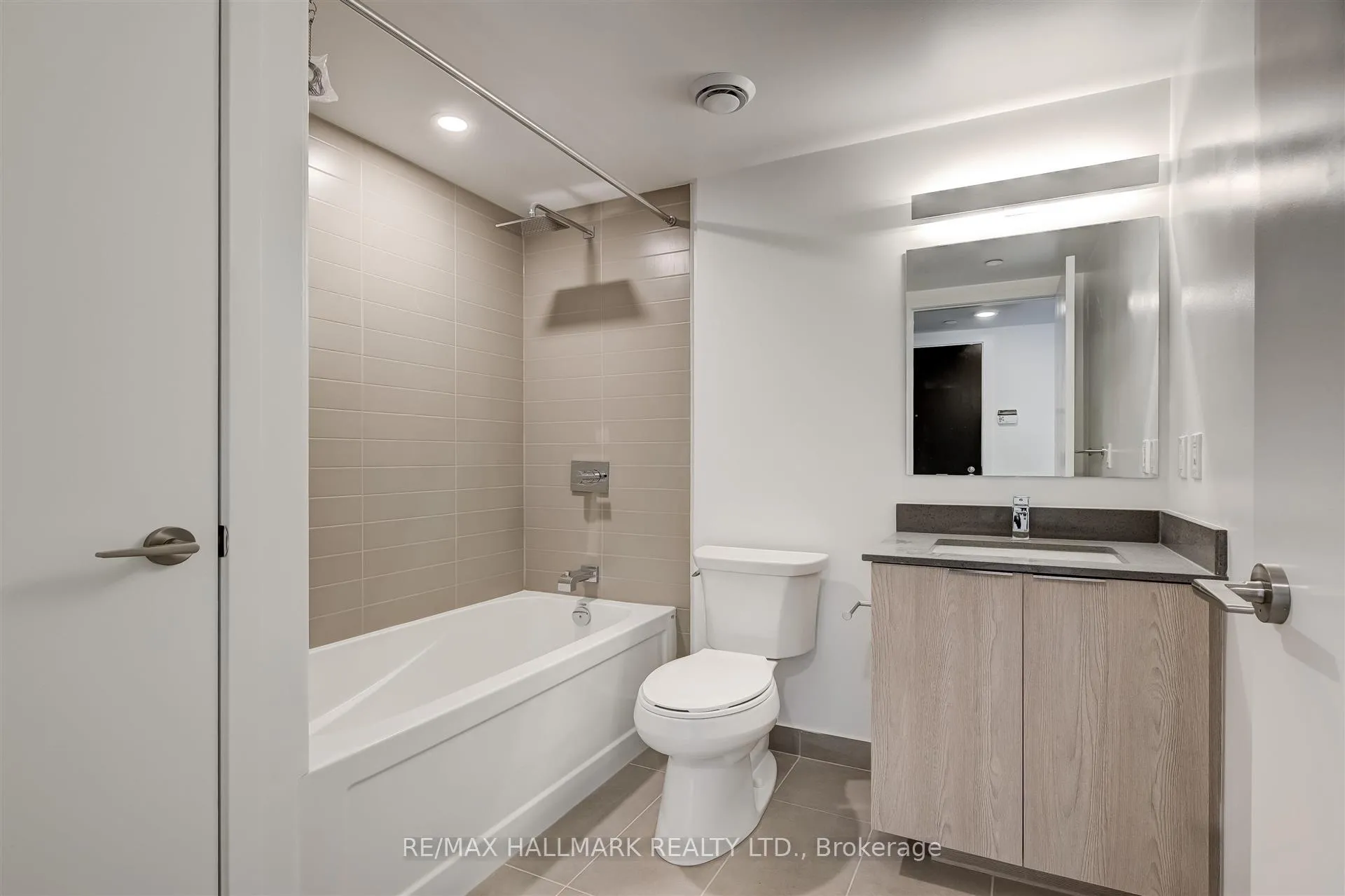 Photo 21 of Unit 5212, 501 Yonge Street, Toronto, Bay Street Corridor — HOMEH