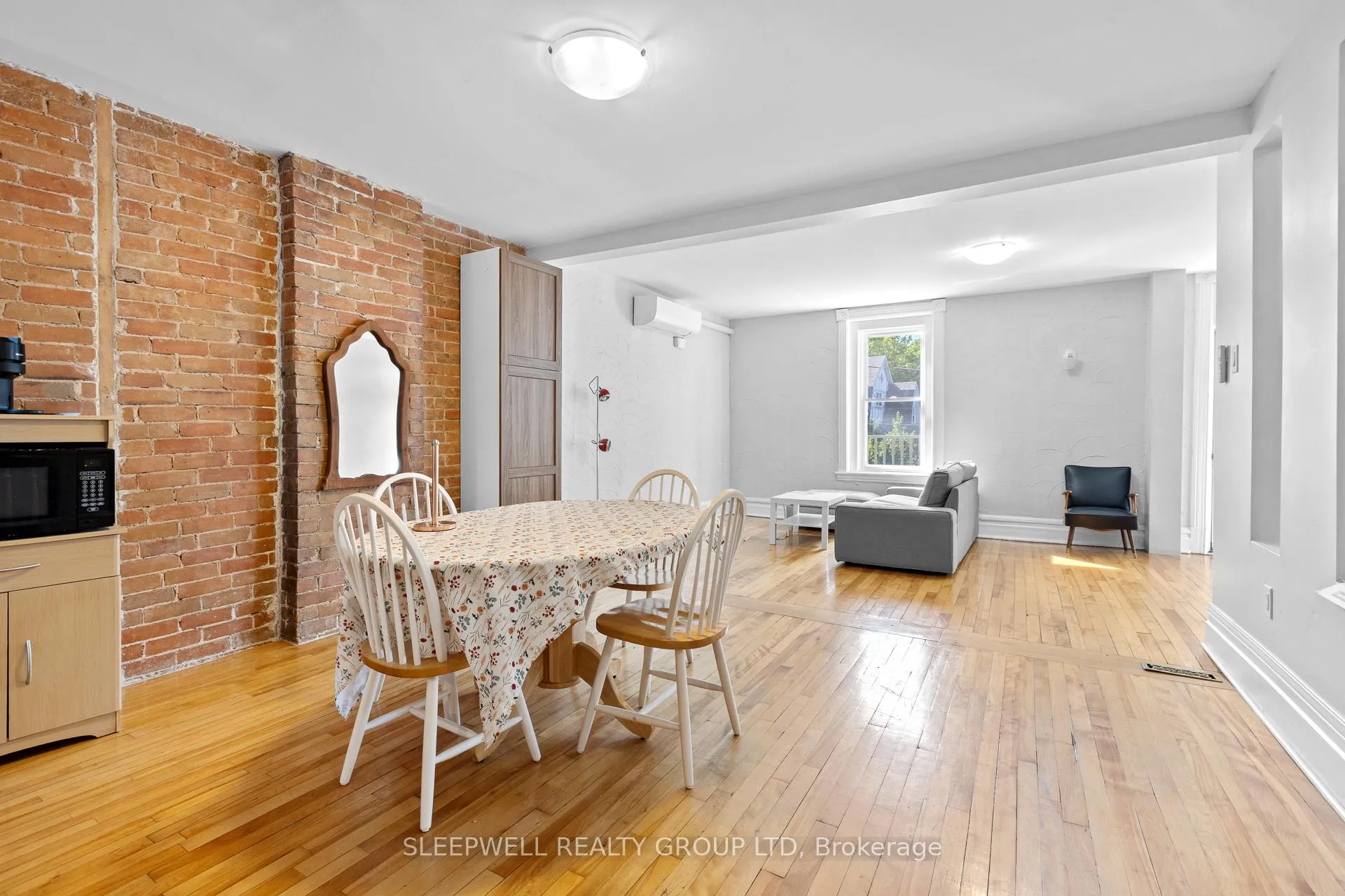 Photo 4 of 389 Daly Avenue, Ottawa, Sandy Hill — HOMEH
