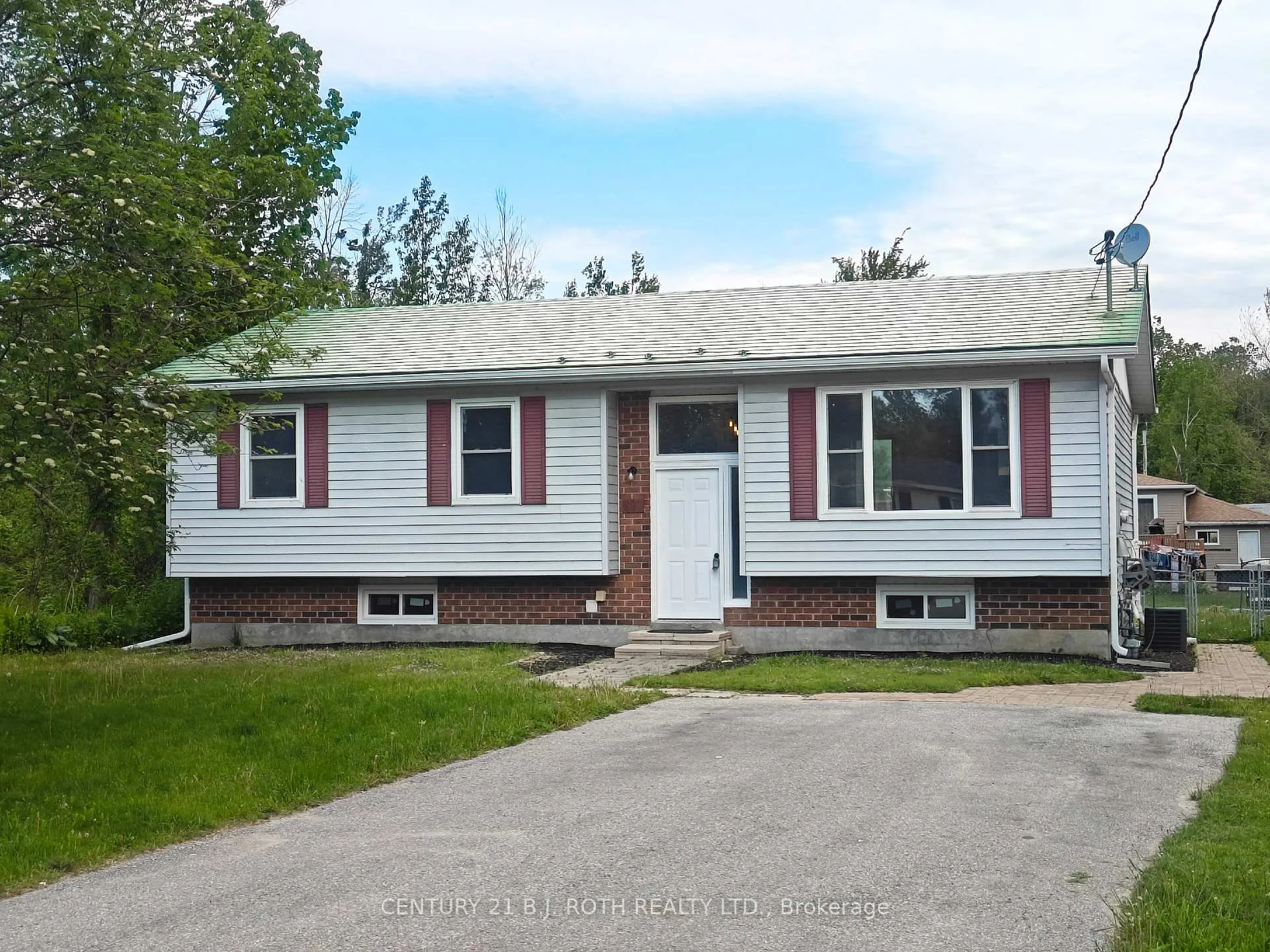 Photo 1 of 698 Burton Drive, Innisfil, Alcona — HOMEH