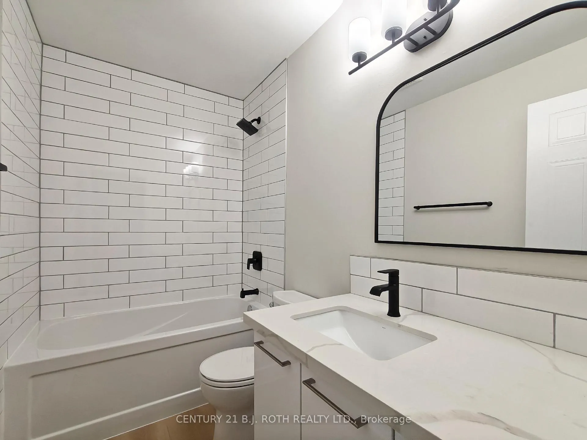 Photo 12 of 698 Burton Drive, Innisfil, Alcona — HOMEH