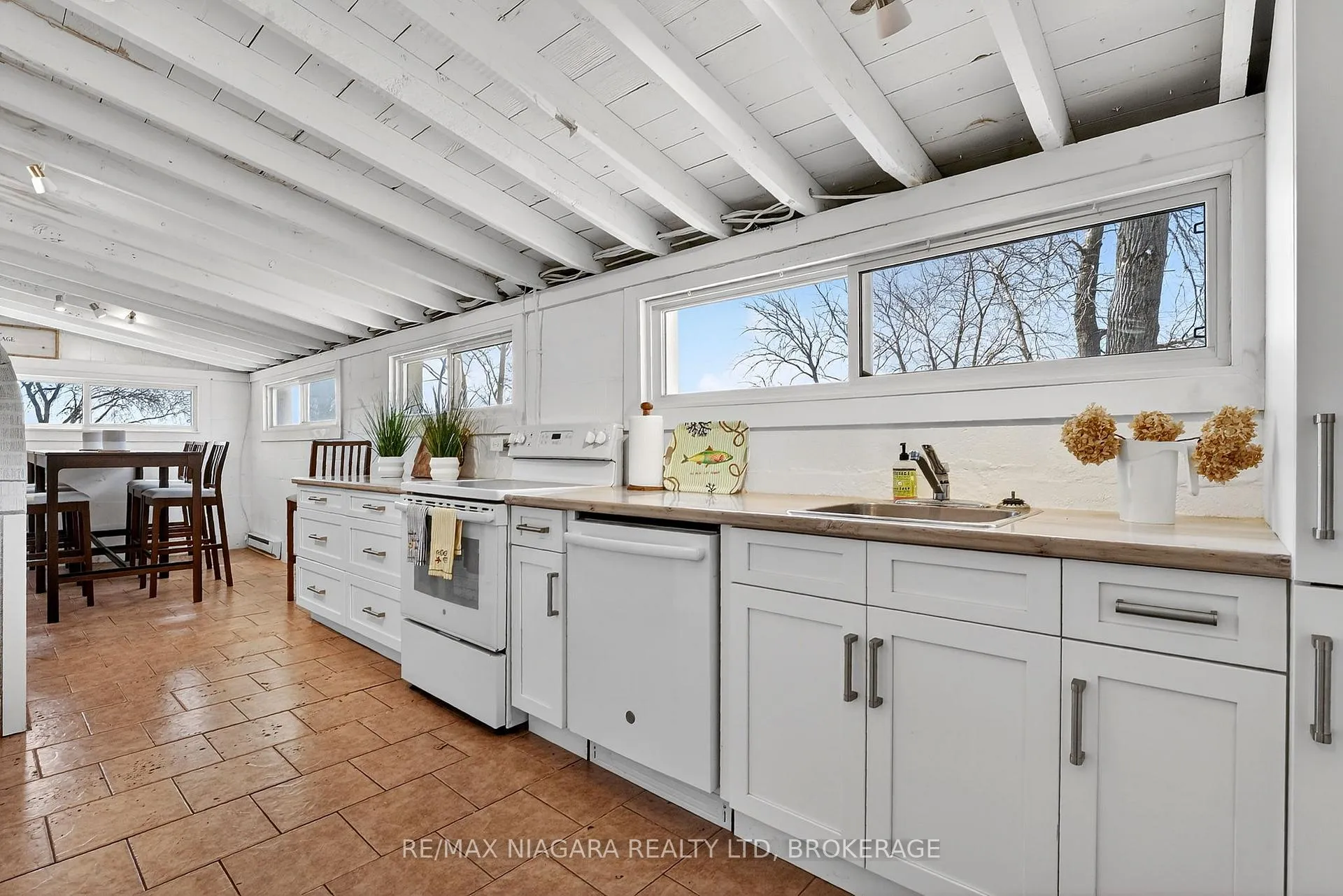 Photo 7 of 239 Pleasant Beach Road, Port Colborne, Sherkston — HOMEH