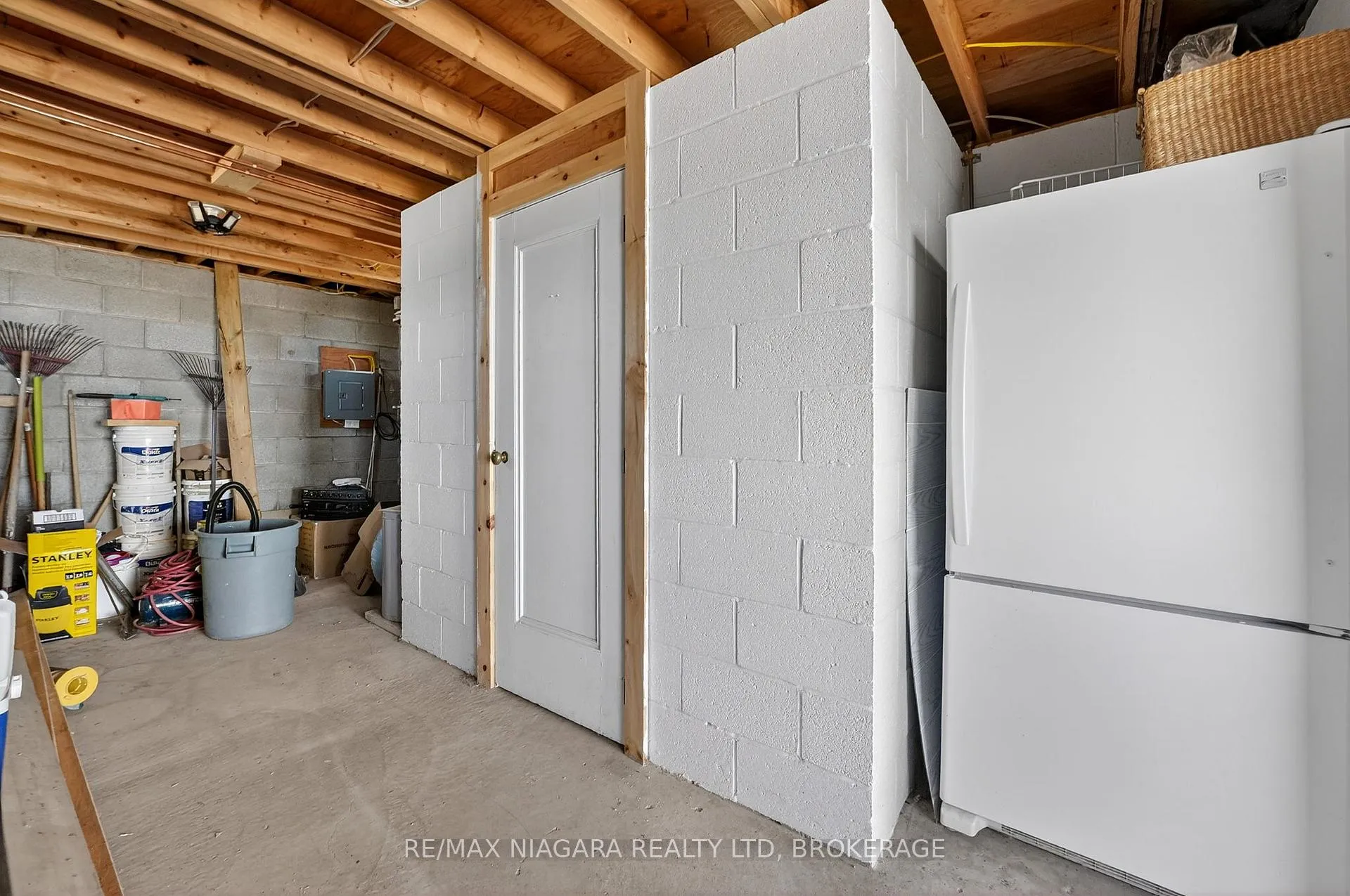 Photo 33 of 239 Pleasant Beach Road, Port Colborne, Sherkston — HOMEH