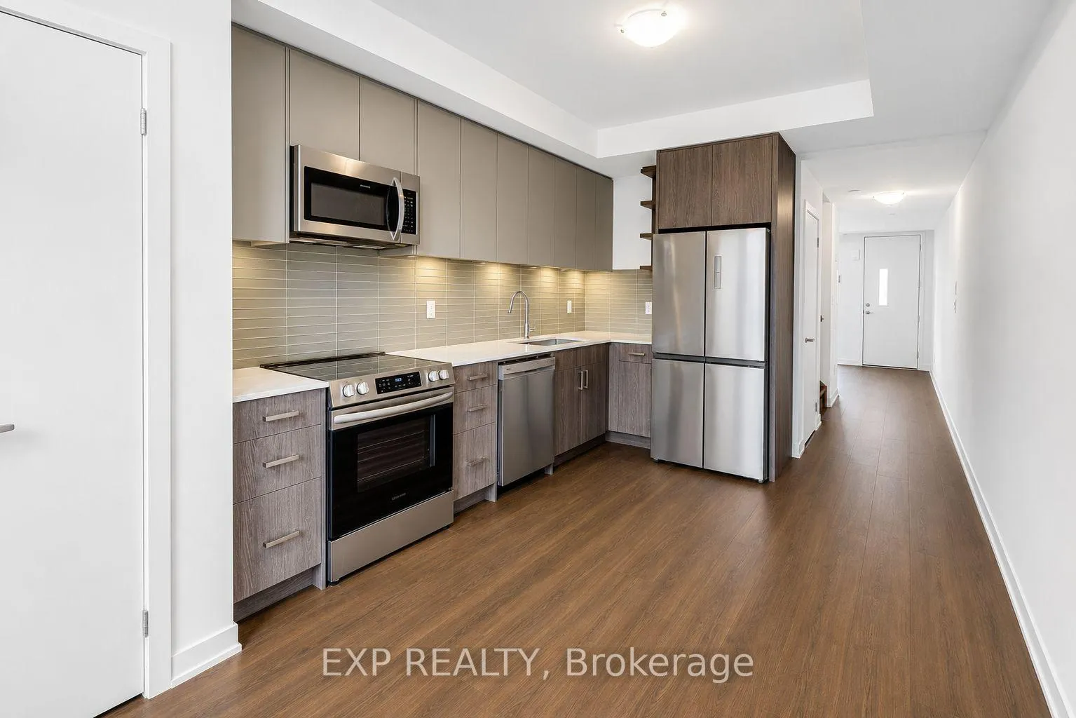 Photo 13 of 28 Turtle Island Road, Toronto, Englemount-Lawrence — HOMEH