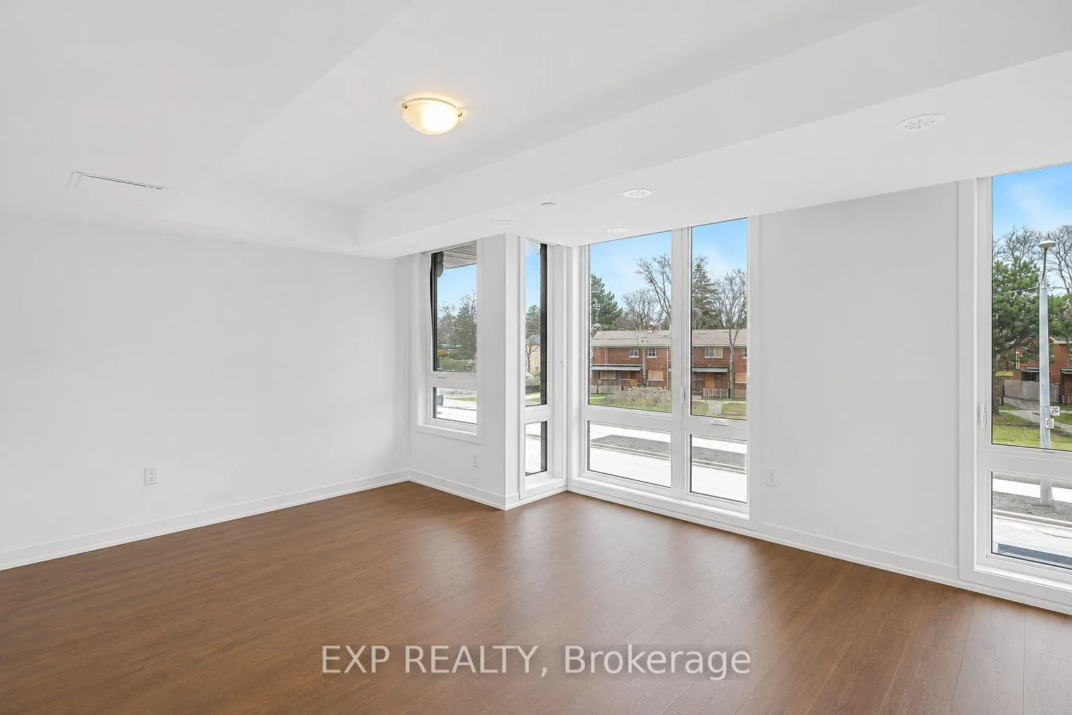 Photo 14 of 28 Turtle Island Road, Toronto, Englemount-Lawrence — HOMEH
