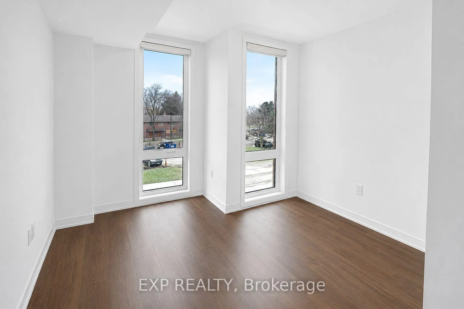 Photo 19 of 28 Turtle Island Road, Toronto, Englemount-Lawrence — HOMEH