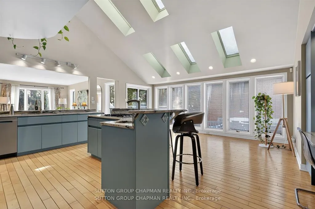 Photo 10 of 712 Riverside Drive, London, North Q — HOMEH