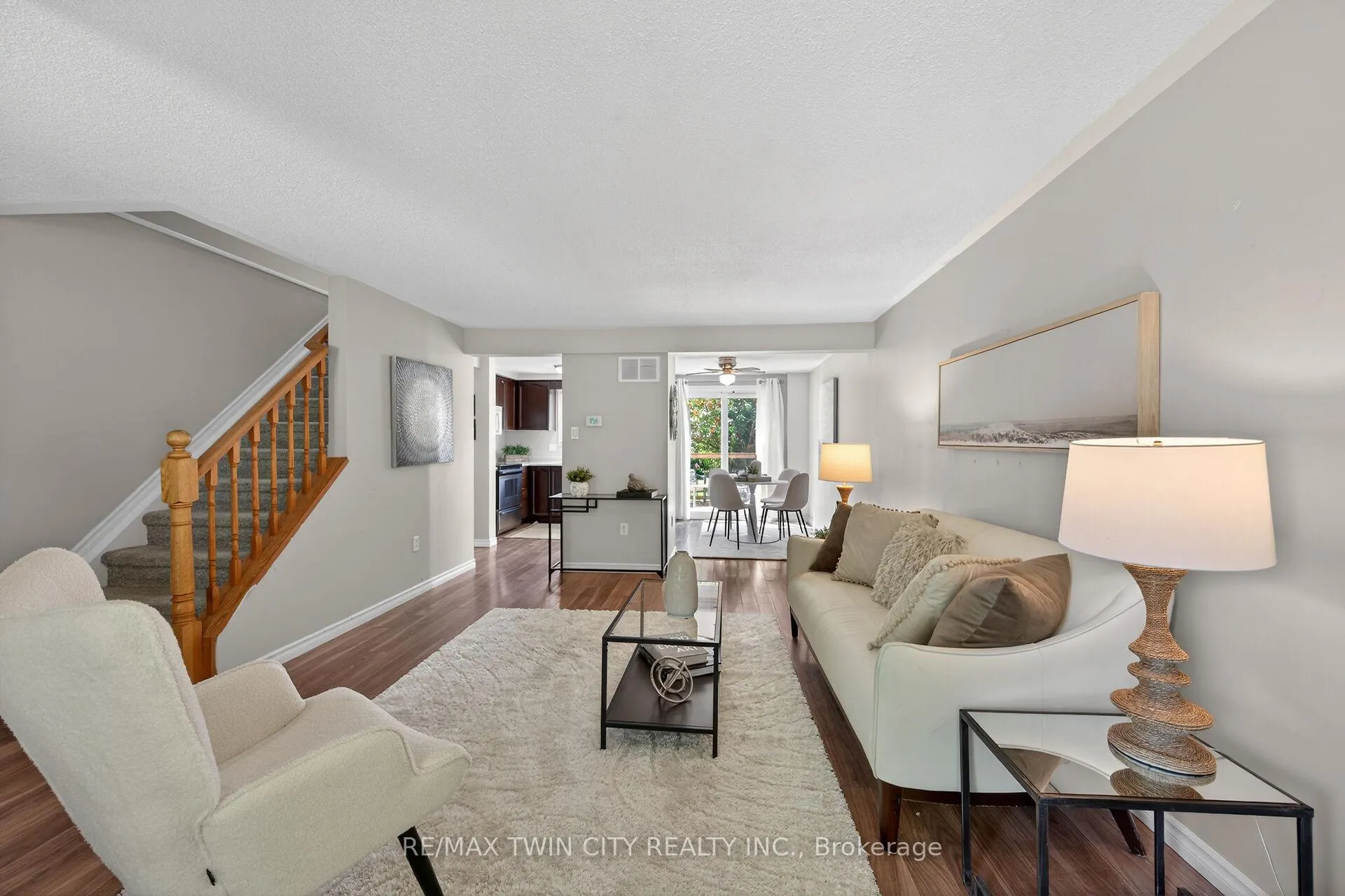 Photo 11 of 925 Elgin Street N, Cambridge — HOMEH