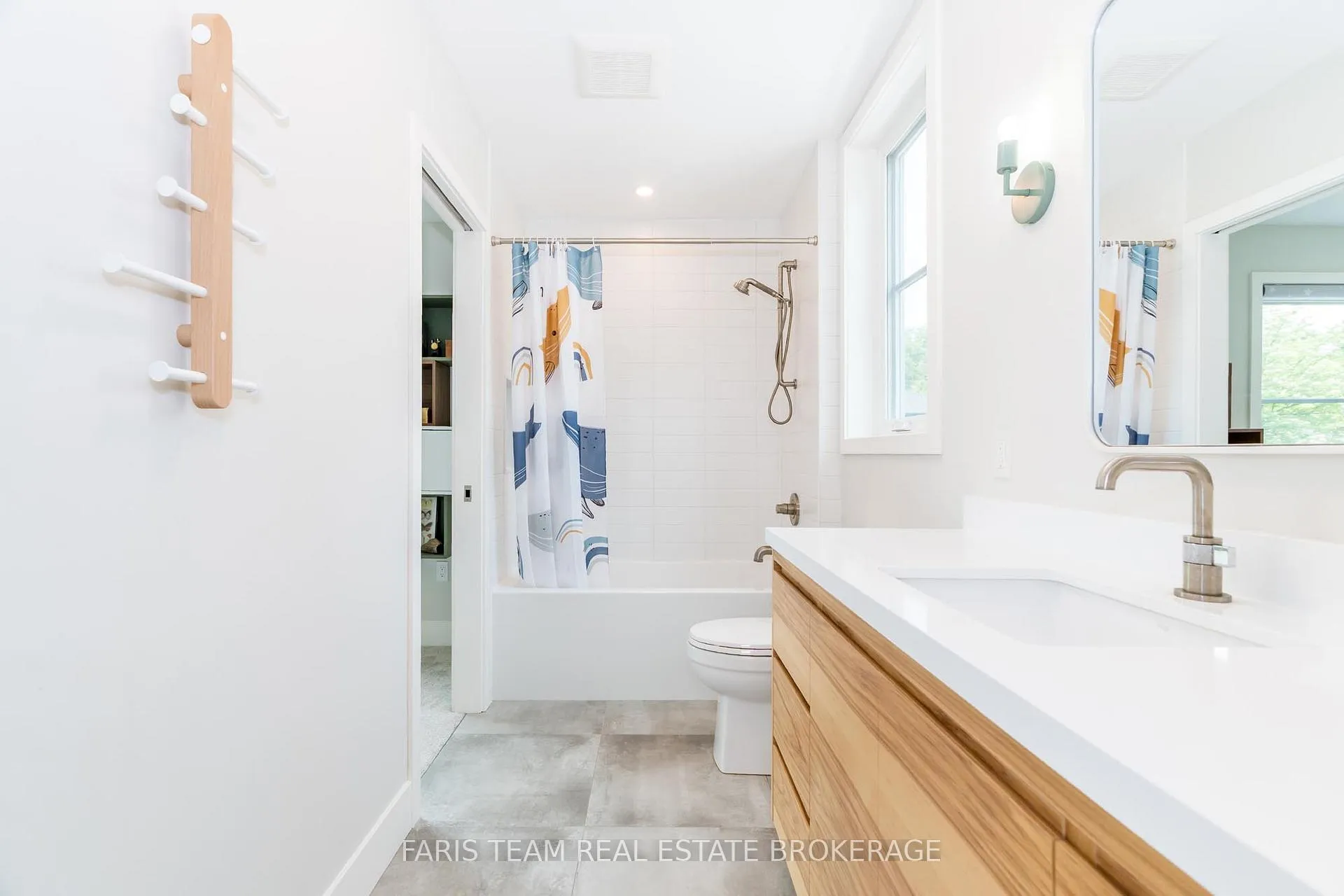 Photo 29 of 202 Kempenfelt Drive, Barrie, North Shore — HOMEH