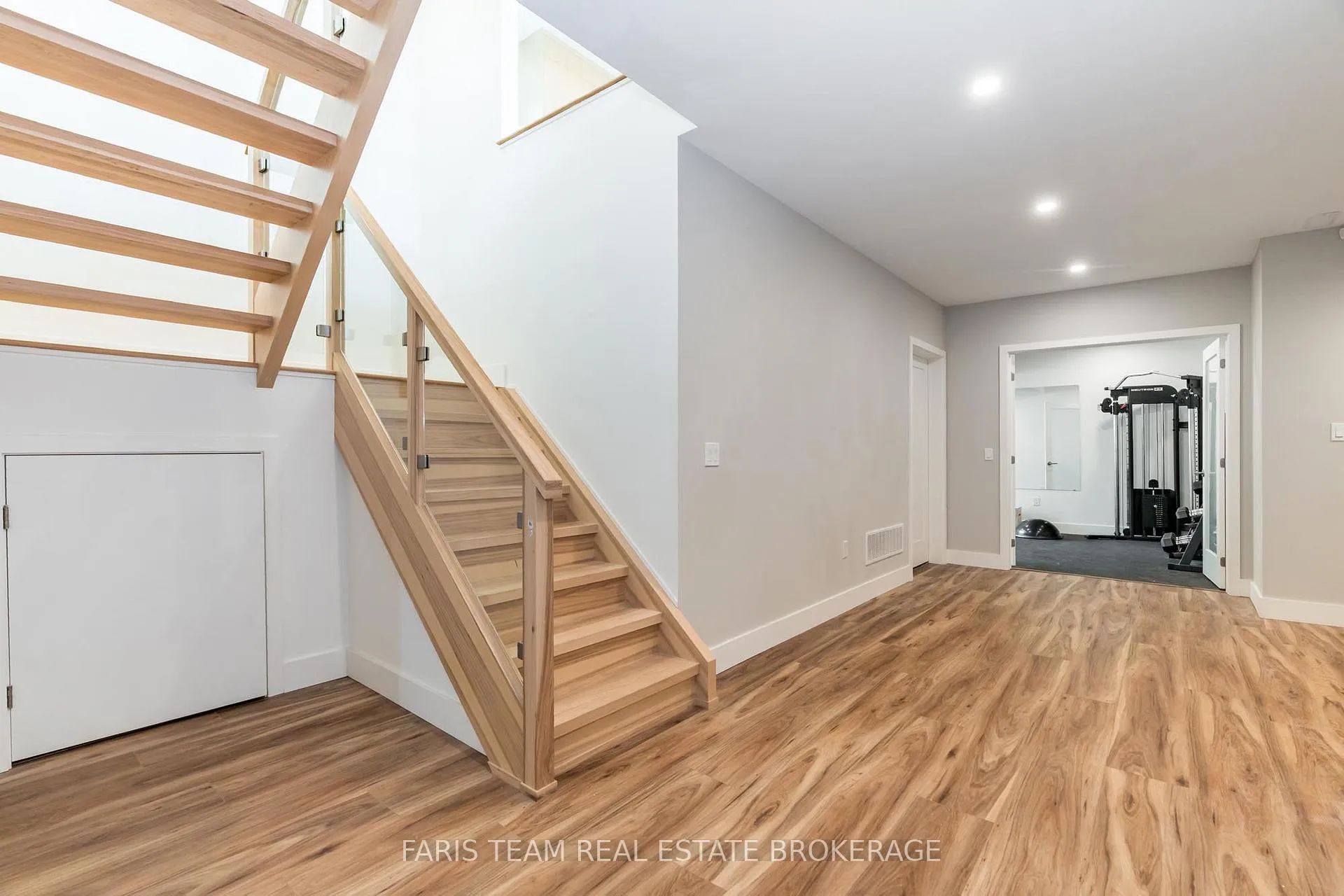 Photo 31 of 202 Kempenfelt Drive, Barrie, North Shore — HOMEH