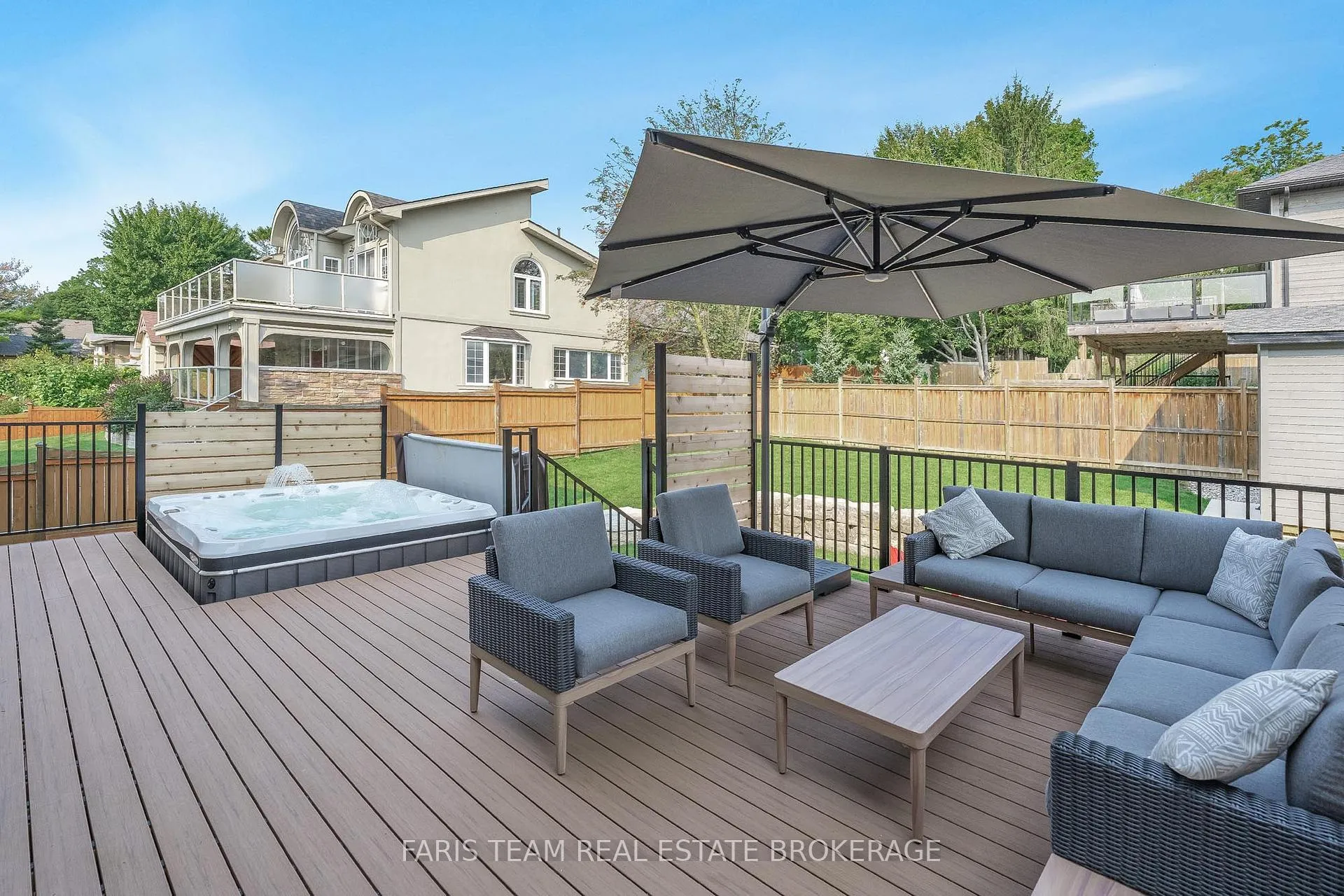 Photo 37 of 202 Kempenfelt Drive, Barrie, North Shore — HOMEH