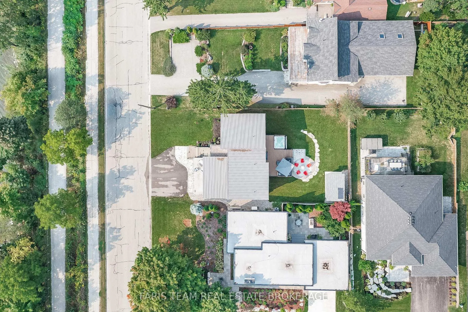 Photo 44 of 202 Kempenfelt Drive, Barrie, North Shore — HOMEH