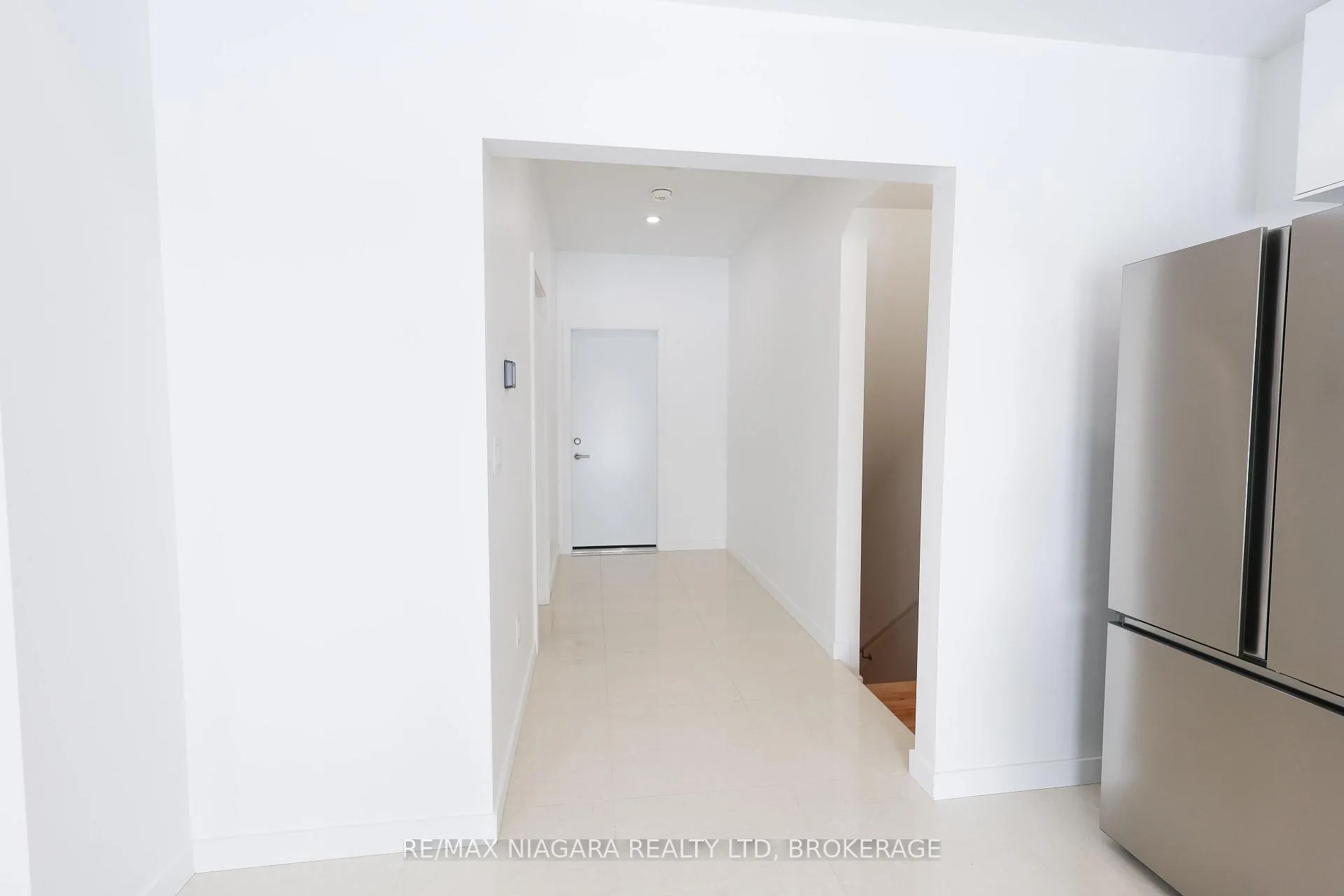 Photo 13 of Unit Unit B, 68 First Street, Welland, Lincoln/Crowland — HOMEH