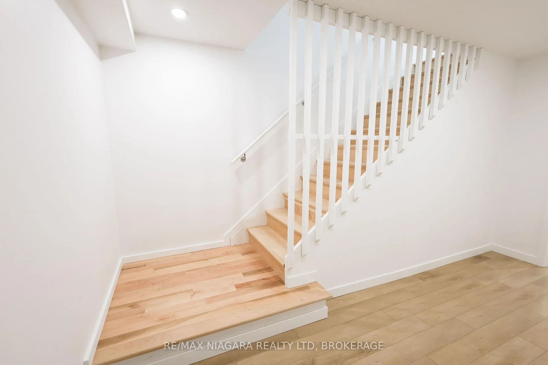 Photo 15 of Unit Unit B, 68 First Street, Welland, Lincoln/Crowland — HOMEH