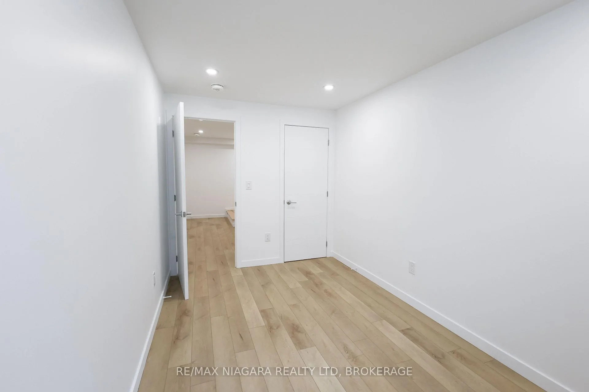 Photo 19 of Unit Unit B, 68 First Street, Welland, Lincoln/Crowland — HOMEH