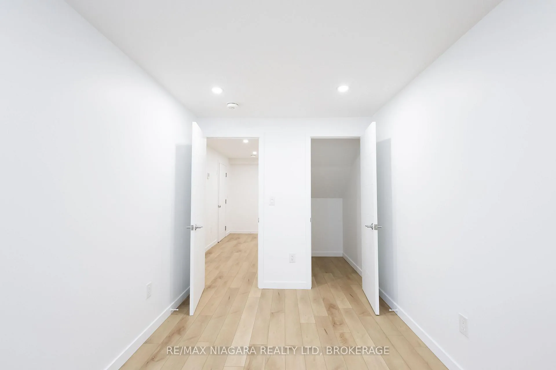 Photo 20 of Unit Unit B, 68 First Street, Welland, Lincoln/Crowland — HOMEH