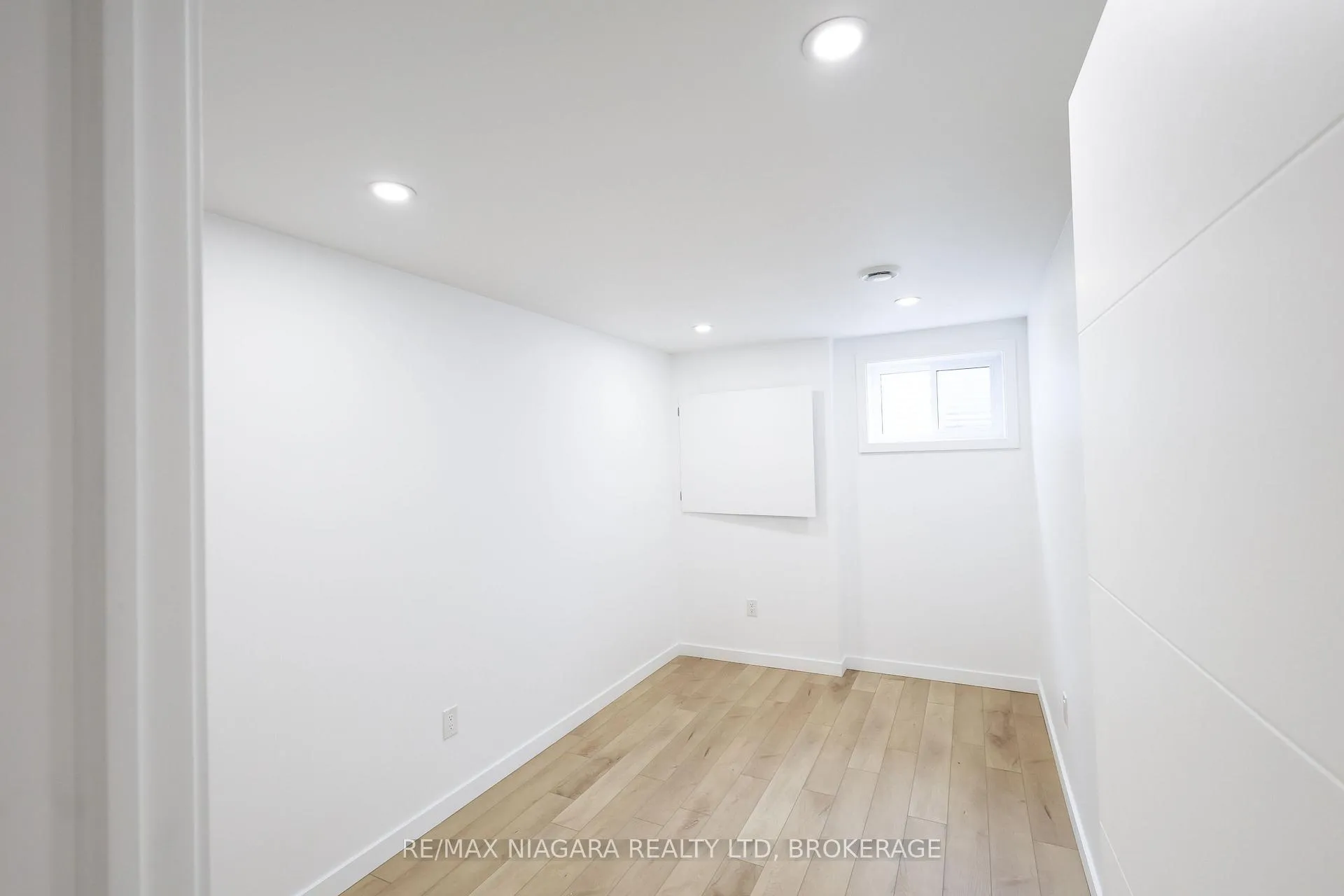 Photo 21 of Unit Unit B, 68 First Street, Welland, Lincoln/Crowland — HOMEH