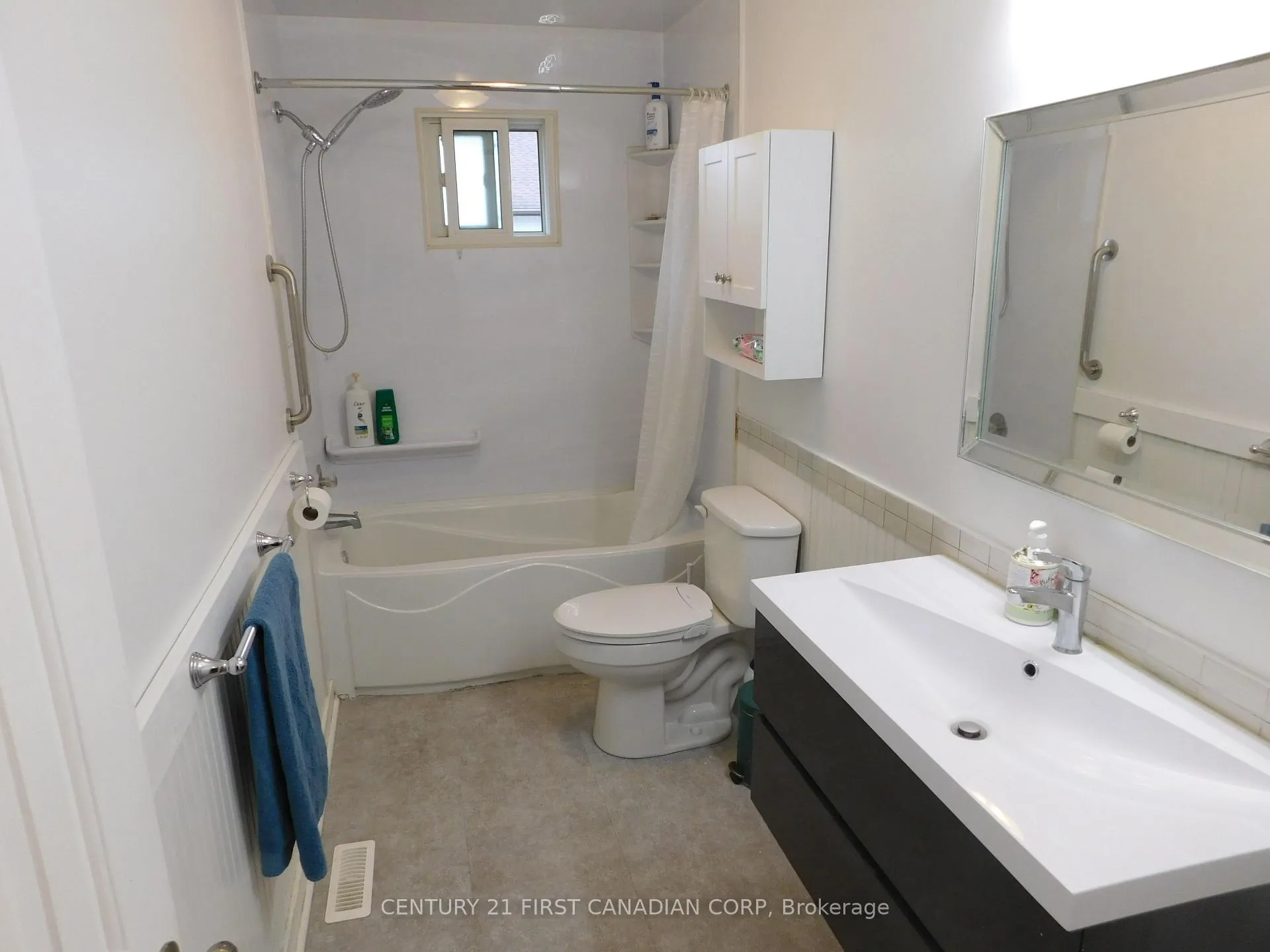 Photo 13 of 67 Weymouth Drive, London, East I — HOMEH