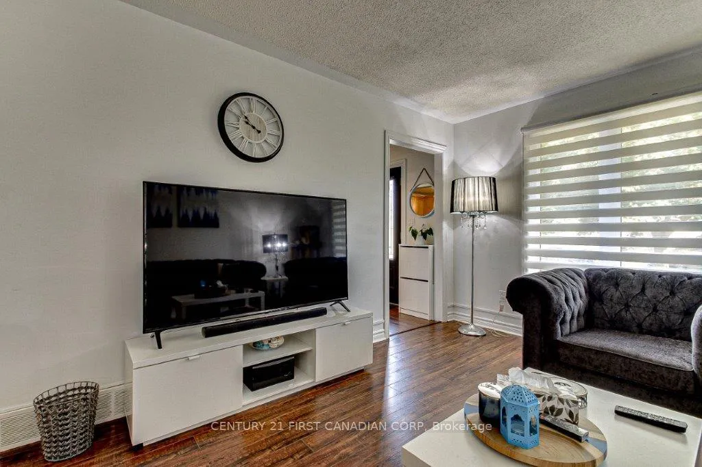 Photo 16 of 67 Weymouth Drive, London, East I — HOMEH