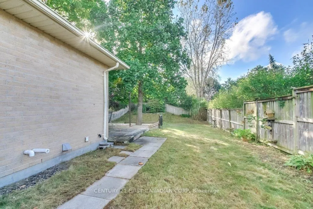 Photo 23 of 67 Weymouth Drive, London, East I — HOMEH