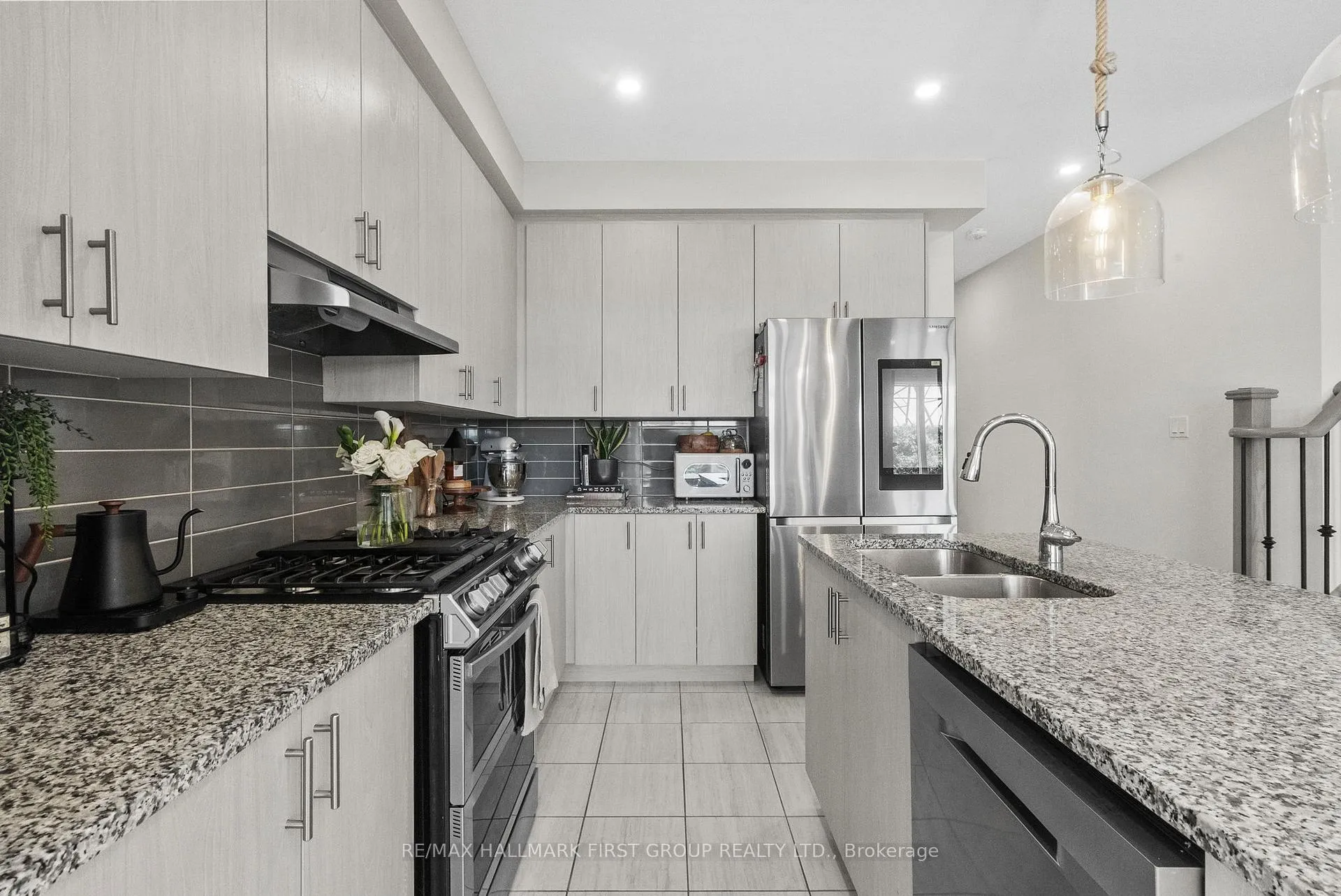 Photo 4 of 16 Cachia Lane, Ajax, Northwest Ajax — HOMEH