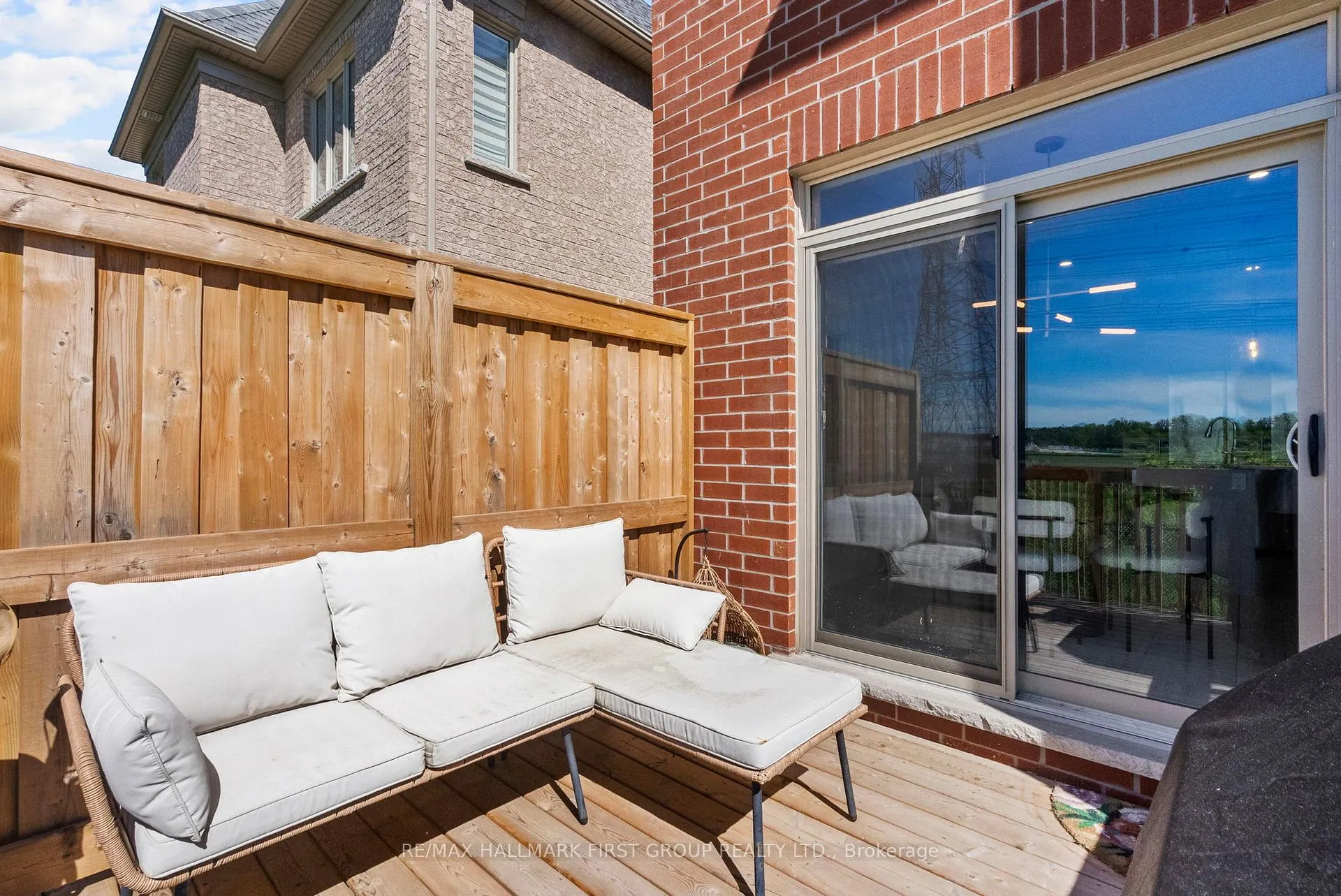 Photo 14 of 16 Cachia Lane, Ajax, Northwest Ajax — HOMEH