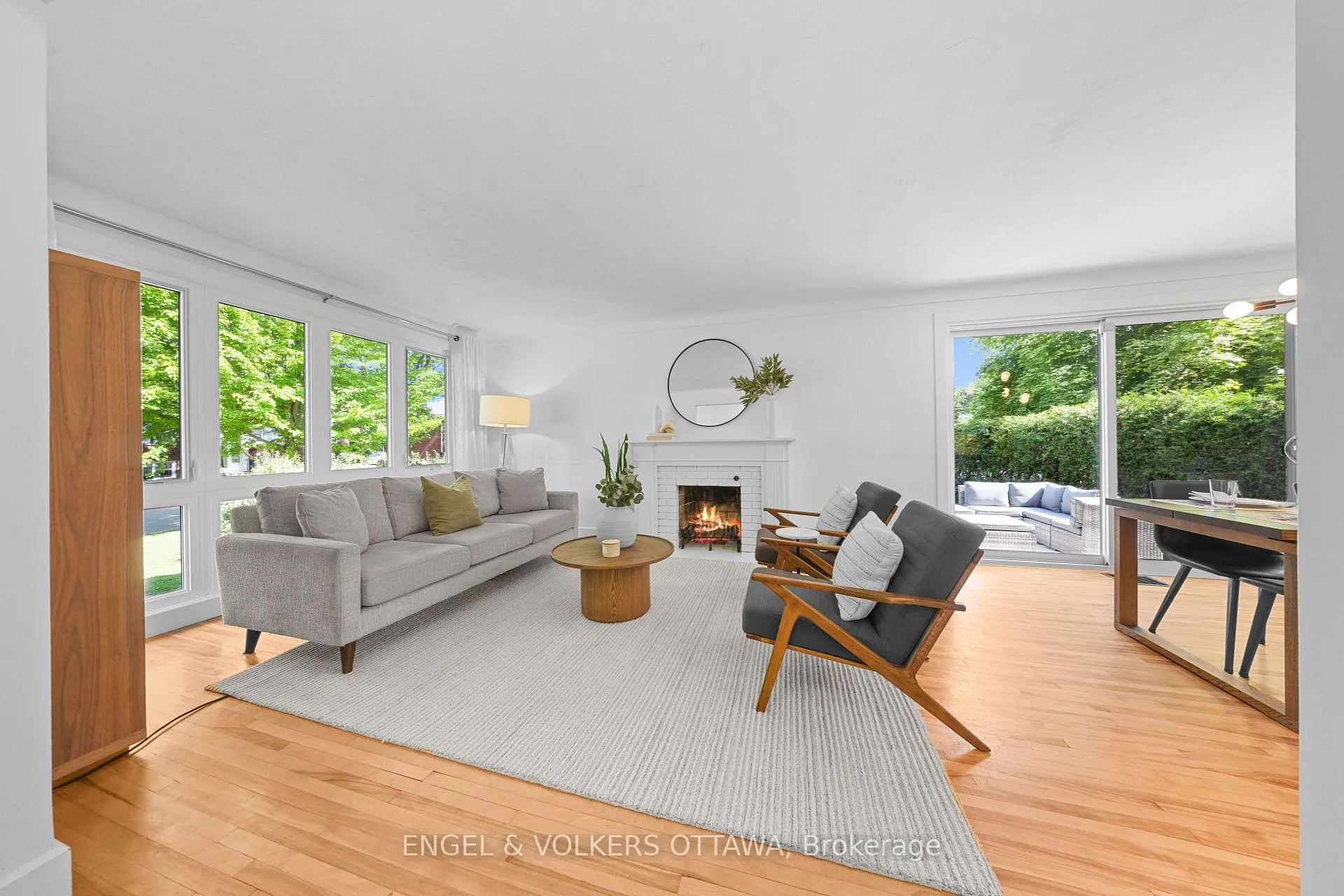 Photo 7 of 2161 Blossom Drive, Ottawa, Applewood Acres — HOMEH