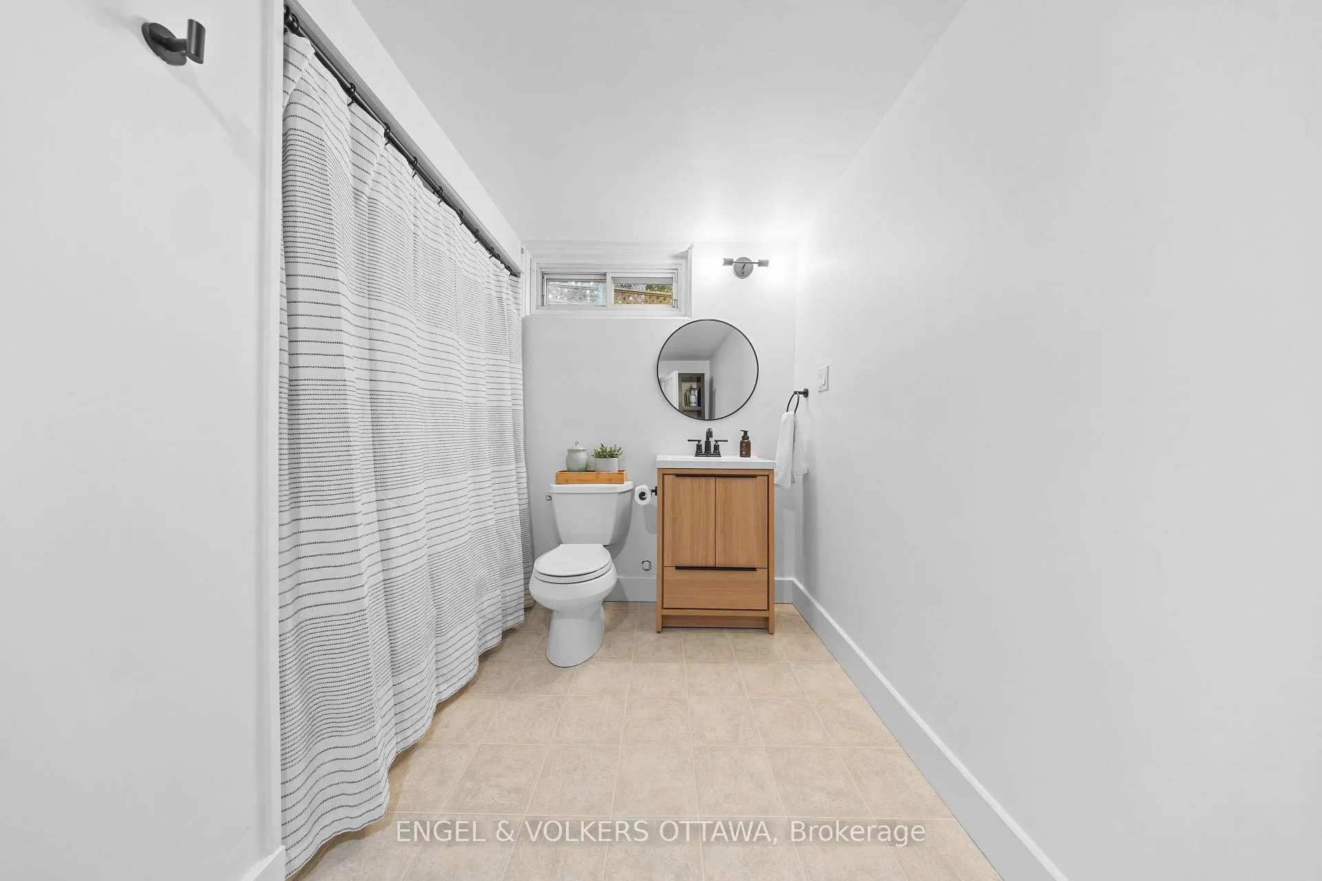 Photo 38 of 2161 Blossom Drive, Ottawa, Applewood Acres — HOMEH