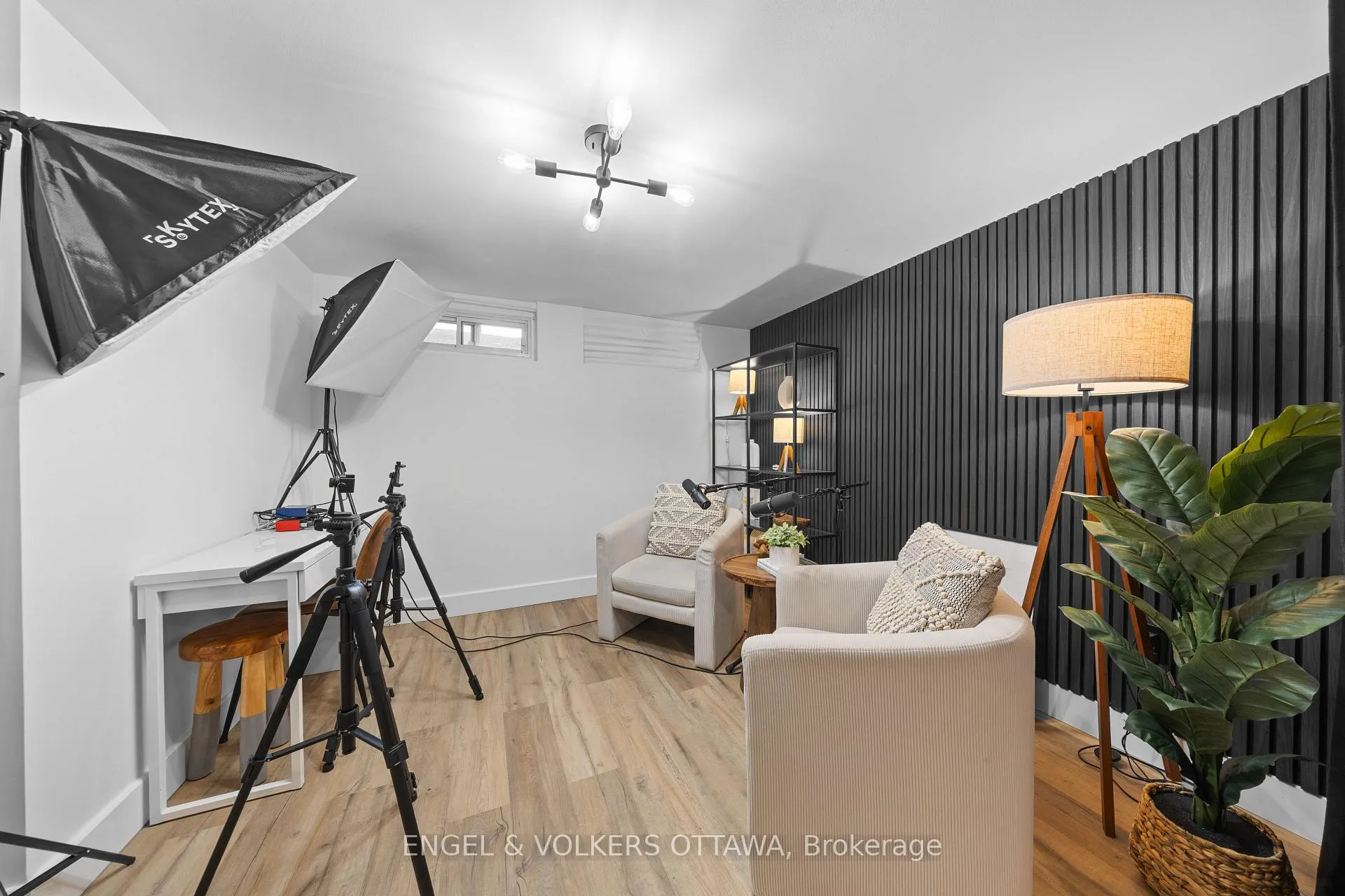 Photo 42 of 2161 Blossom Drive, Ottawa, Applewood Acres — HOMEH