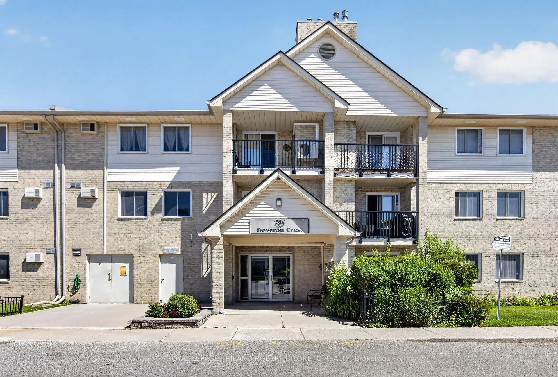 Photo 2 of Unit 103, 731 Deveron Crescent, London, South T — HOMEH