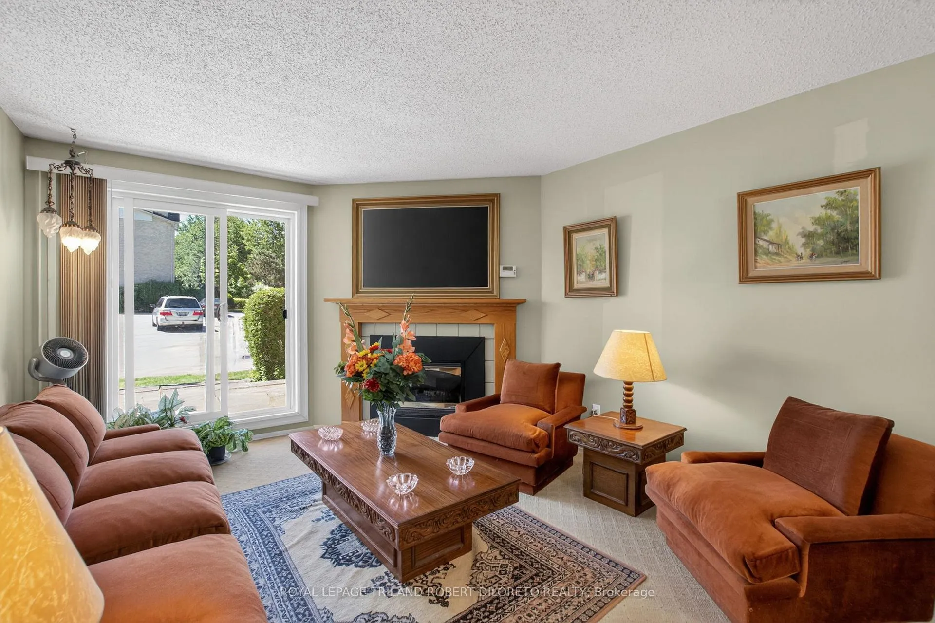 Photo 8 of Unit 103, 731 Deveron Crescent, London, South T — HOMEH