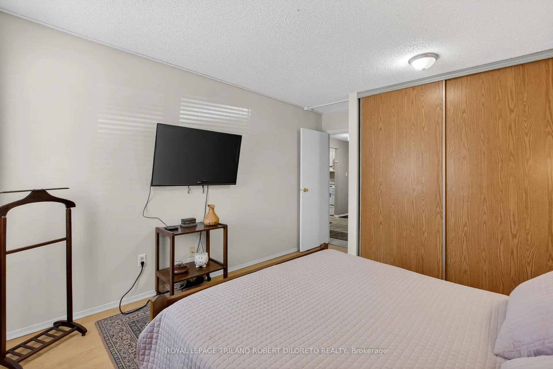 Photo 16 of Unit 103, 731 Deveron Crescent, London, South T — HOMEH
