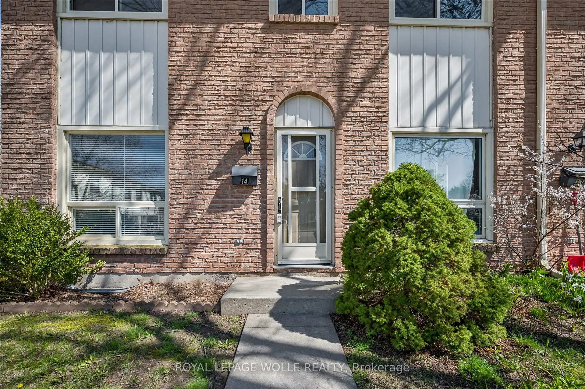 Photo 4 of Unit 14, 165 Green Valley Drive, Kitchener — HOMEH