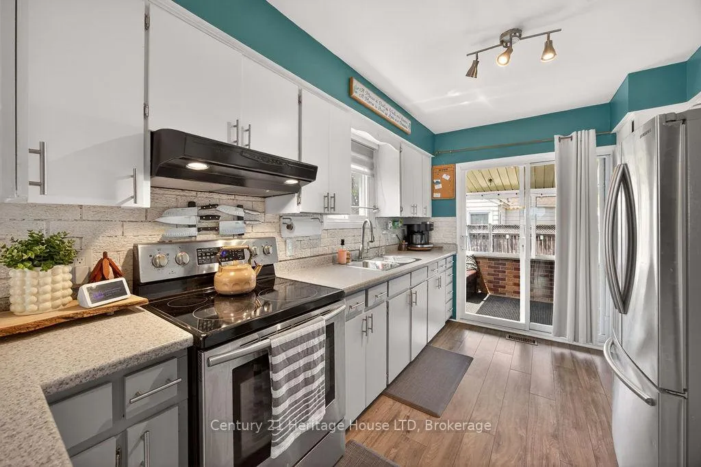 Photo 6 of 211 Grantham Avenue, St. Catharines, Facer — HOMEH