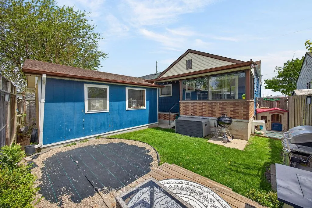 Photo 22 of 211 Grantham Avenue, St. Catharines, Facer — HOMEH