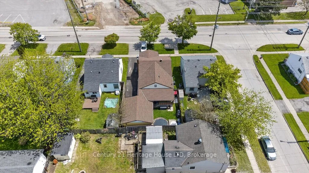 Photo 25 of 211 Grantham Avenue, St. Catharines, Facer — HOMEH