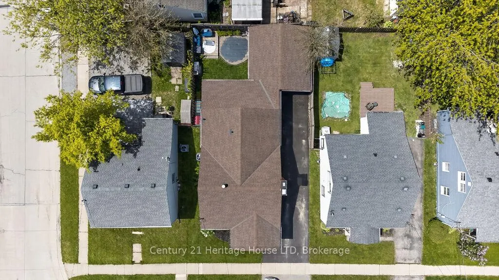 Photo 26 of 211 Grantham Avenue, St. Catharines, Facer — HOMEH