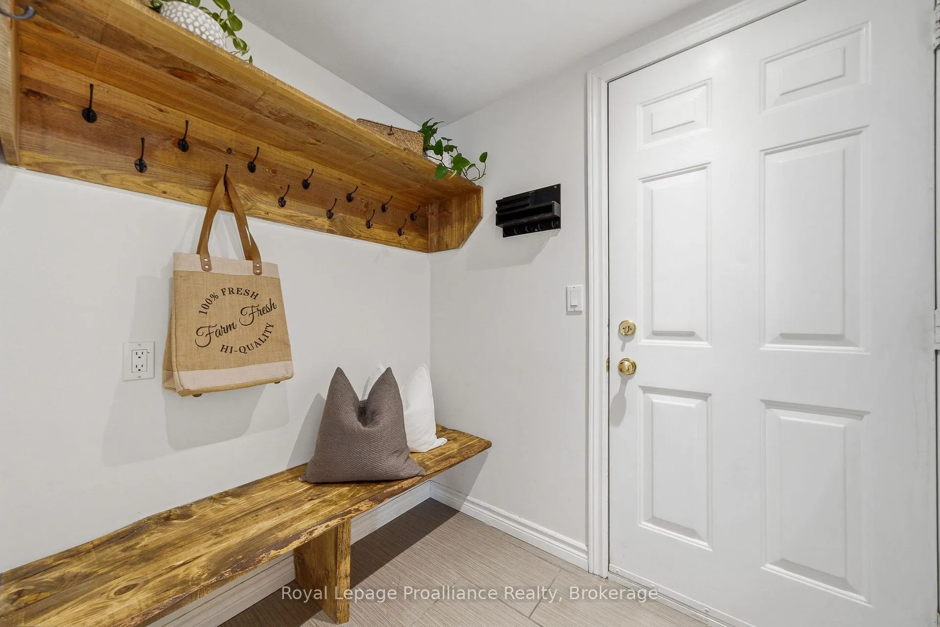 Photo 23 of 68 Cooper Court, Cobourg — HOMEH
