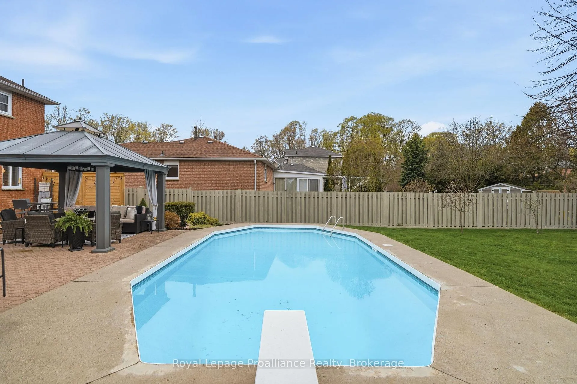 Photo 43 of 68 Cooper Court, Cobourg — HOMEH