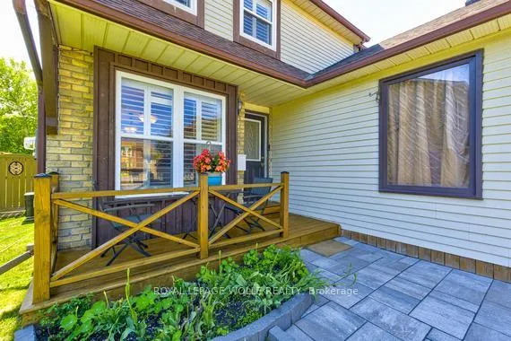 Photo 5 of 1302 Northmount Street, Oshawa, Centennial — HOMEH