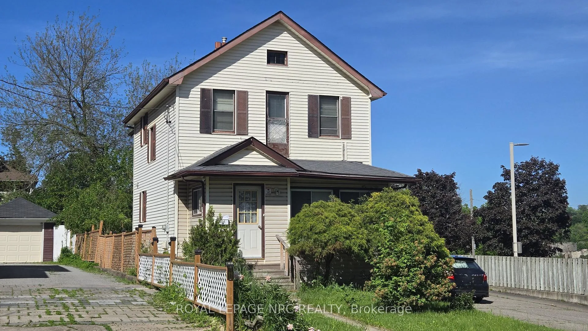 Photo 2 of 4425 Hiram Street, Niagara Falls, Downtown — HOMEH